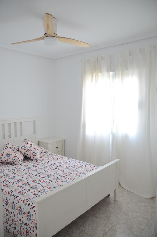 Apartamento 700 Metros De La Playa Playa Flamenca Exteriör bild